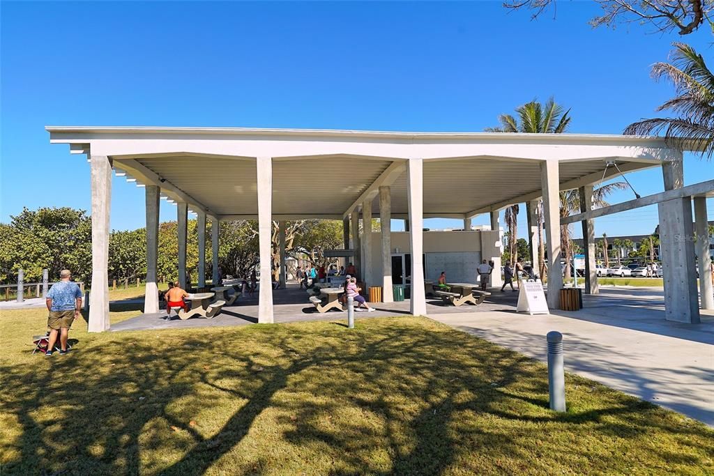 732 Siesta Drive, Sarasota, FL 34242 Photo