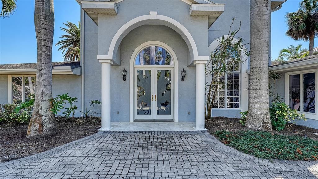 732 Siesta Drive, Sarasota, FL 34242 Photo