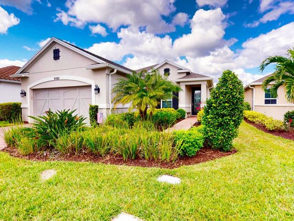 9592 SW Royal Poinciana Drive, Port Saint Lucie, FL 34987