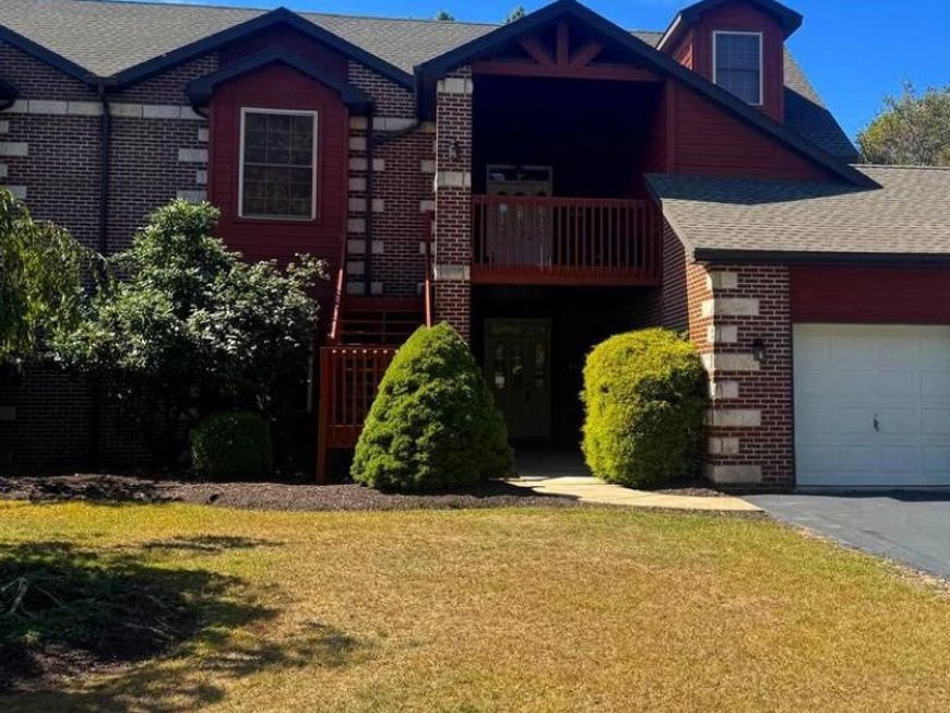 1303 Country Club Dr, Hazleton, PA 18202 Main Photo