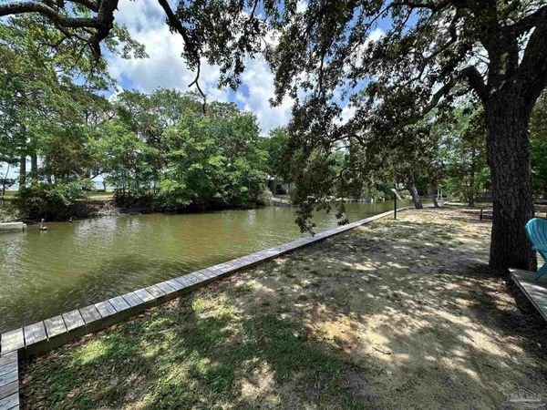 301 Katie St, Milton, FL 32583