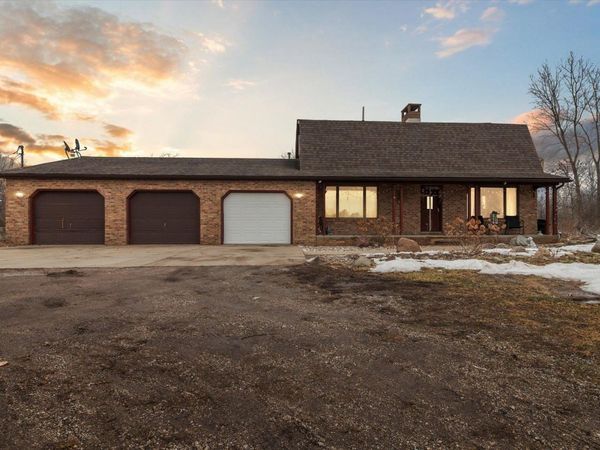 287 Saint Charles Road W, Ithaca, MI 48847