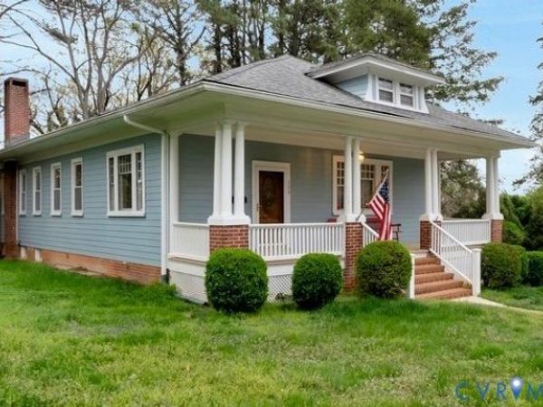 206 First Avenue, Farmville, VA 23901
