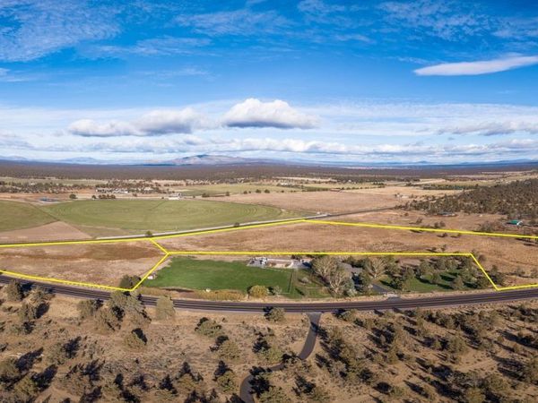 23755 Dodds Rd, Bend, OR 97701