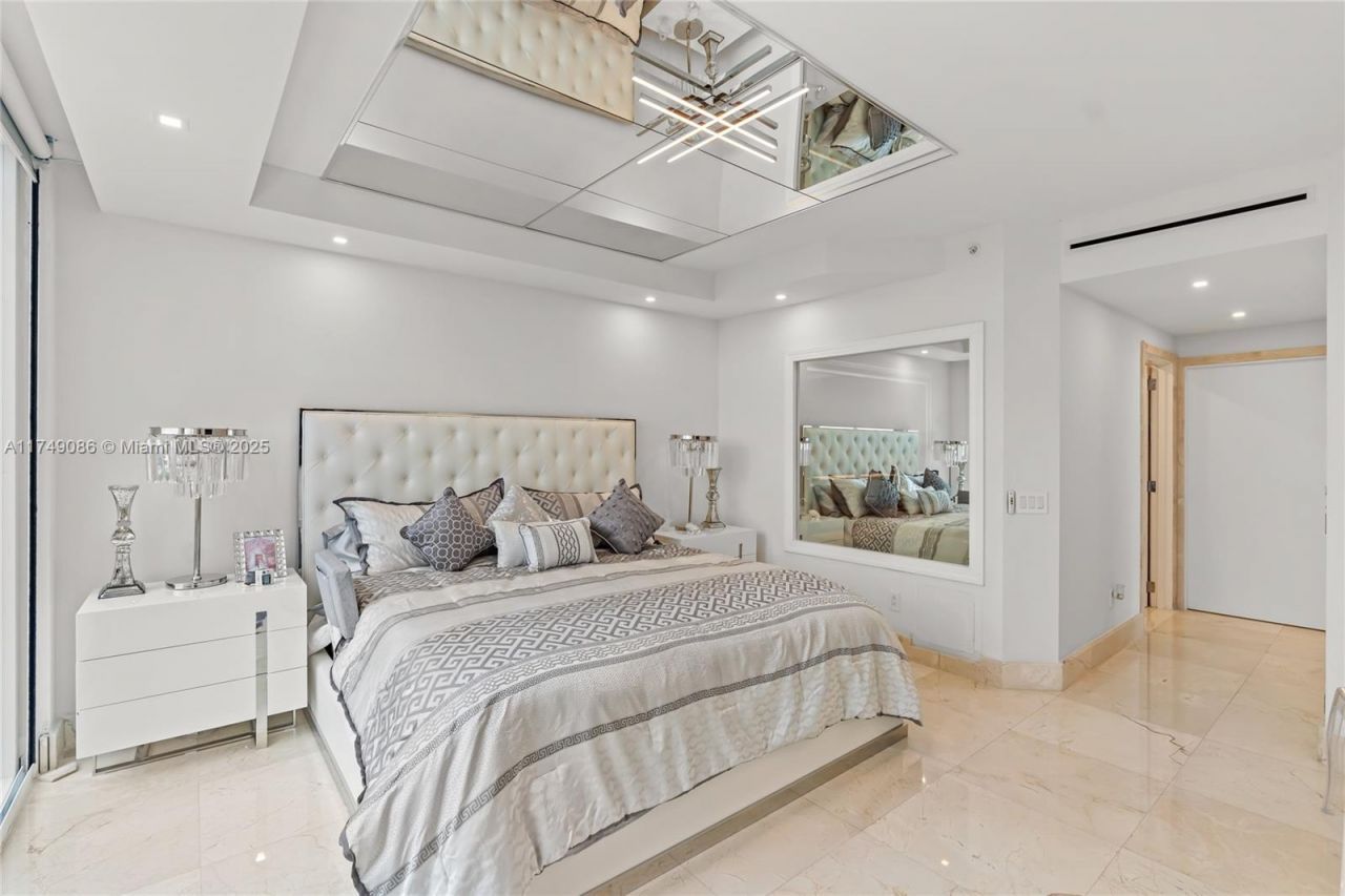 4775 Collins Ave, Unit 3505, Miami Beach, FL 33140 Photo