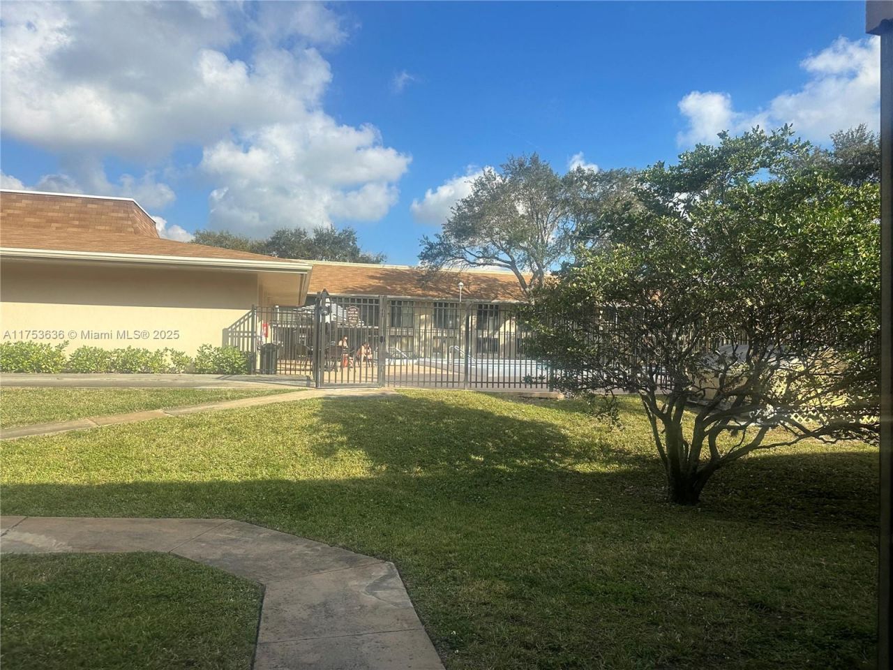 5851 Washington St, Unit 84, Hollywood, FL 33121 Photo