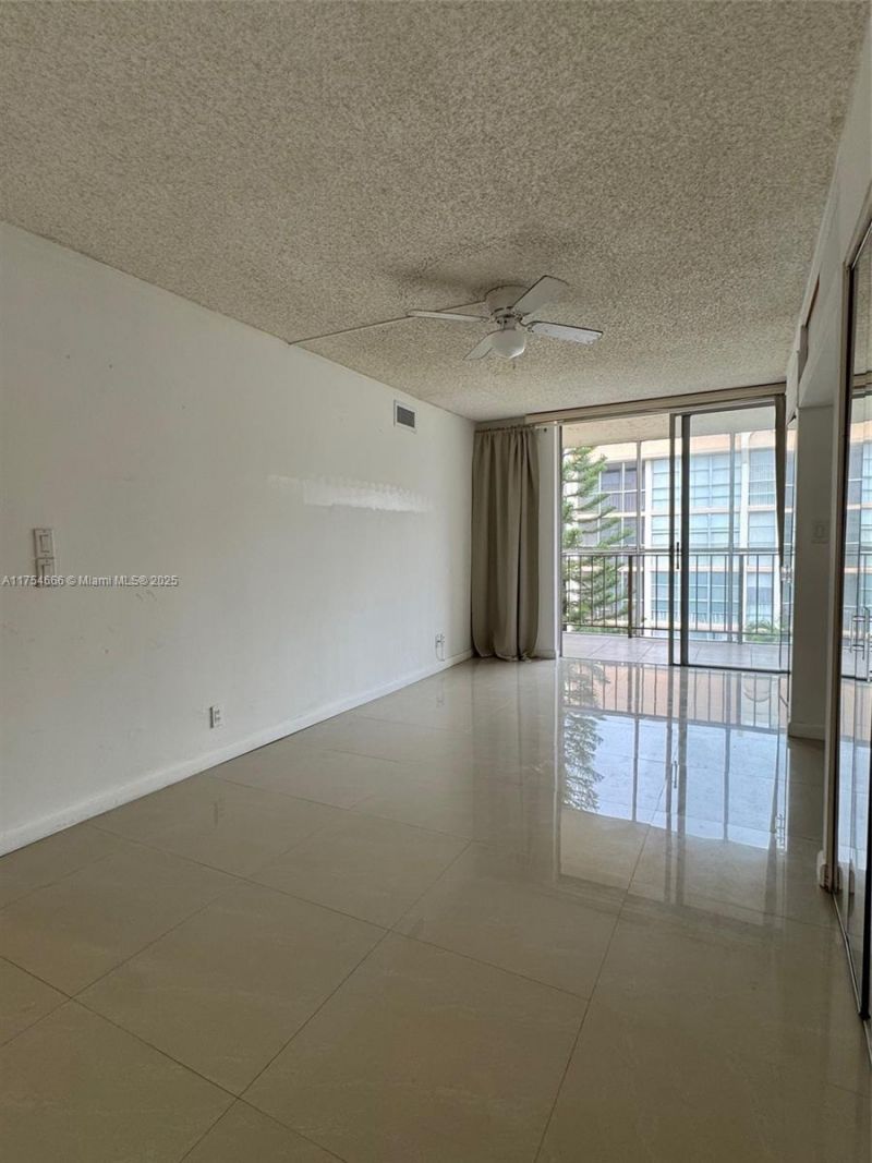 851 Three Islands Blvd, Unit 411, Hallandale Beach, FL 33009 Photo