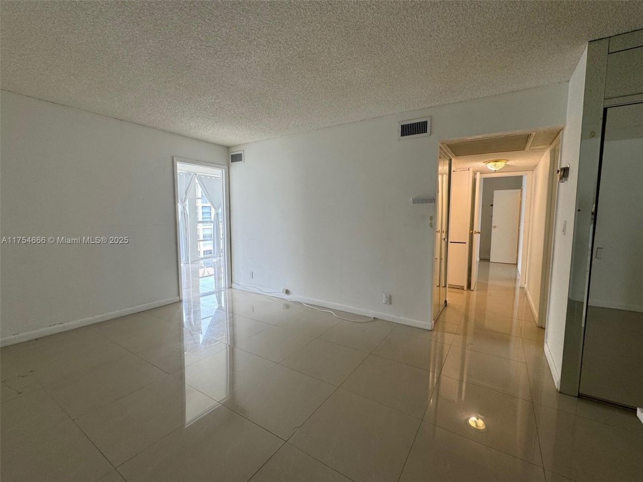 851 Three Islands Blvd, Unit 411, Hallandale Beach, FL 33009 Photo