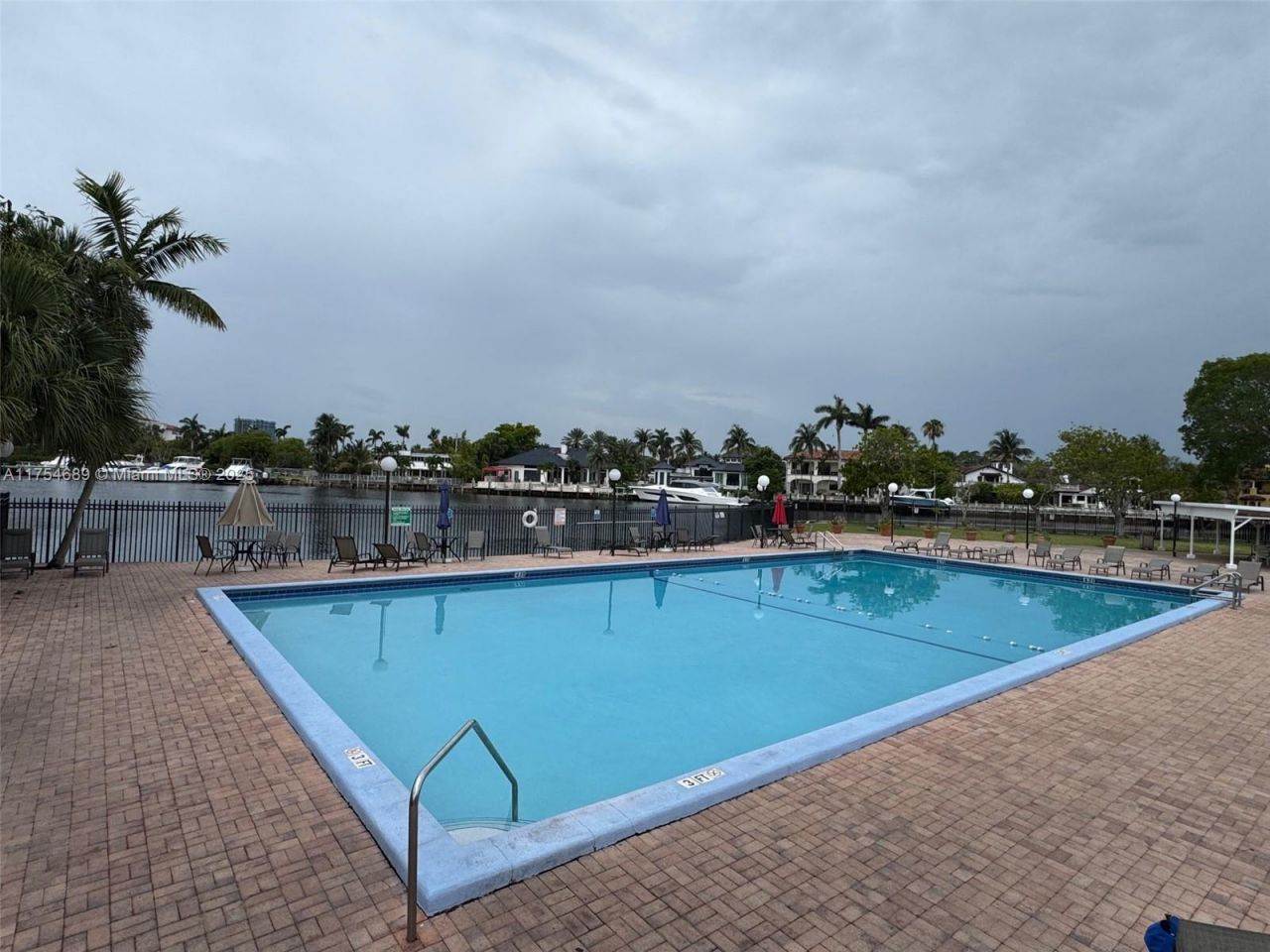 851 Three Islands Blvd, Unit 218, Hallandale Beach, FL 33009 Photo