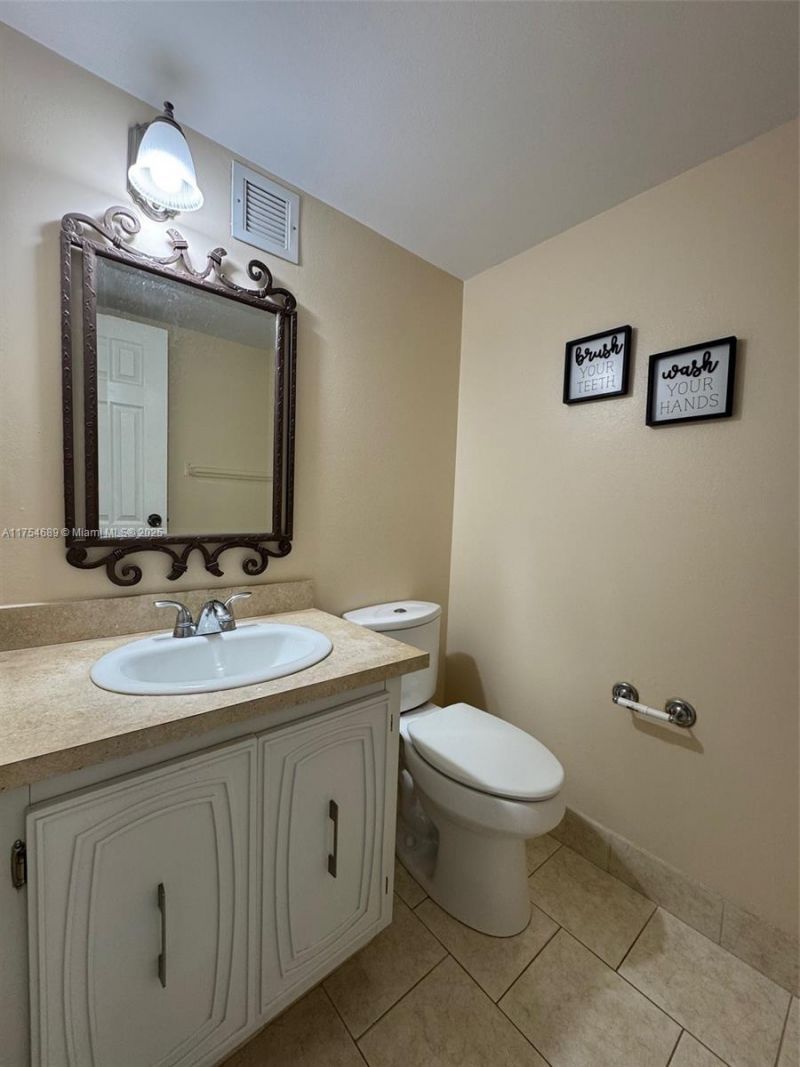 851 Three Islands Blvd, Unit 218, Hallandale Beach, FL 33009 Photo