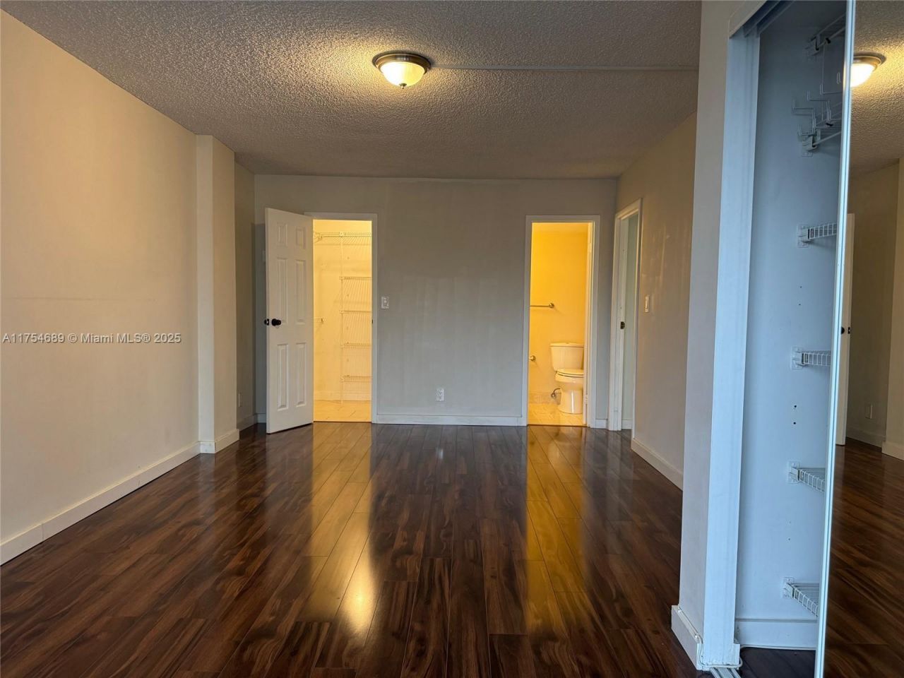 851 Three Islands Blvd, Unit 218, Hallandale Beach, FL 33009 Photo