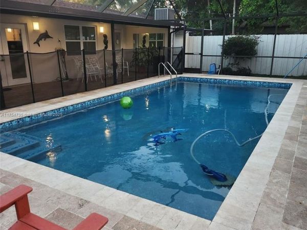 18800 Lenaire Dr, Cutler Bay, FL 33157