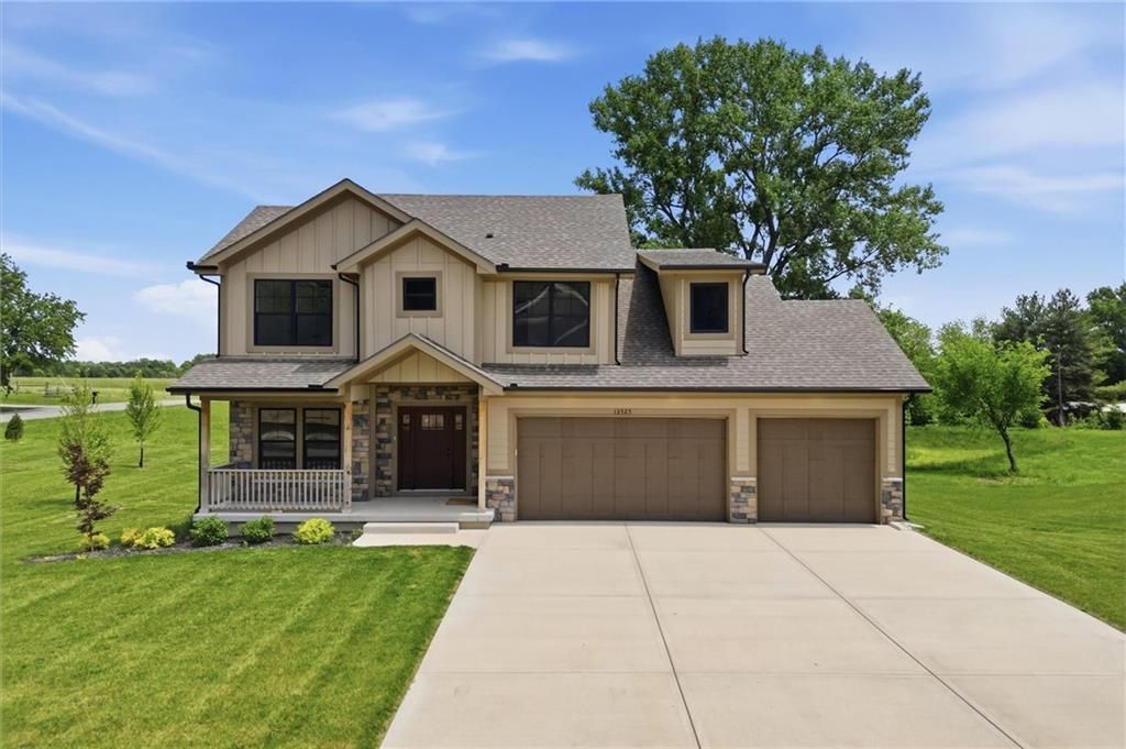 13525 Oakridge Drive, Kearney, MO 64060 Main Photo