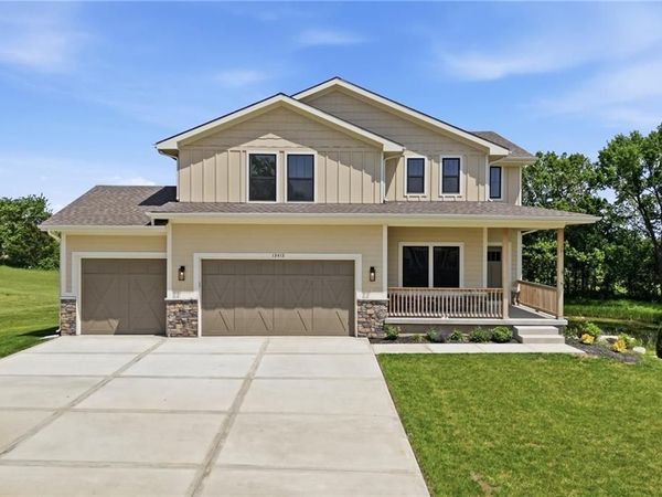 13413 Oakridge Drive, Kearney, MO 64060
