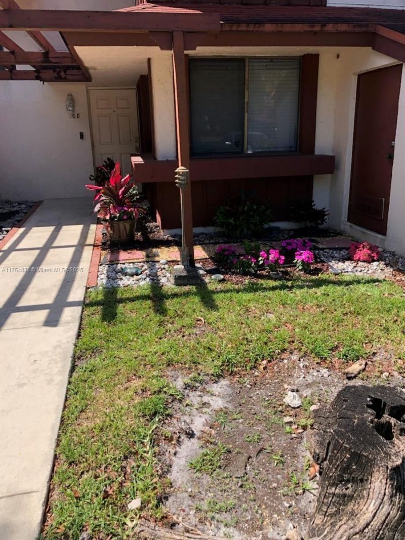 600 NW 210th St, Unit 108-28, Miami Gardens, FL 33169 Photo