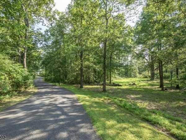1 Twin Oaks Ln, Harding, NJ 07976
