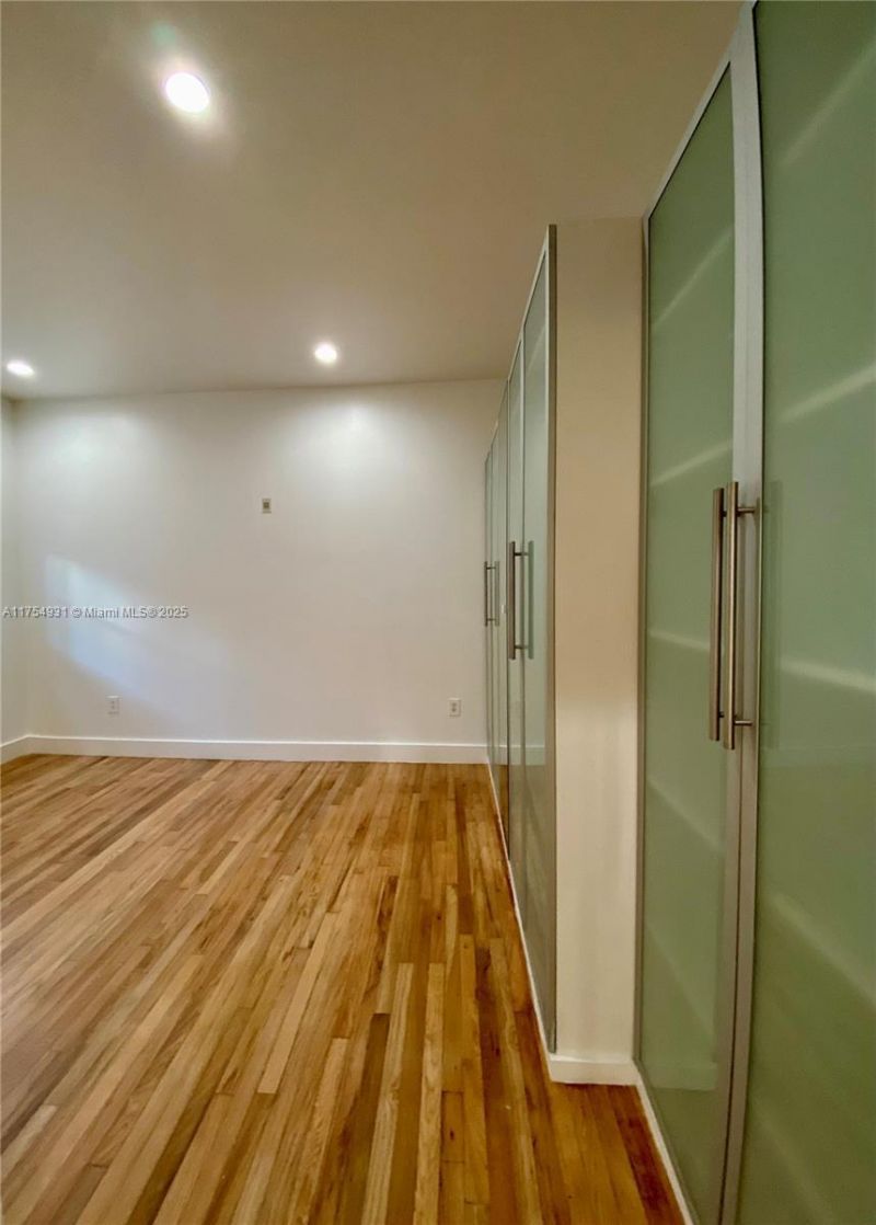 929 Michigan Ave, Unit 5, Miami Beach, FL 33139 Photo