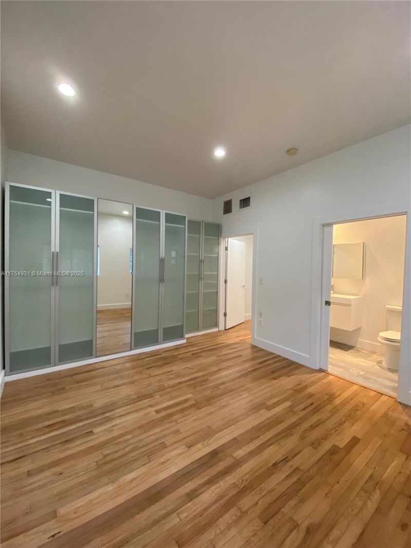 929 Michigan Ave, Unit 5, Miami Beach, FL 33139 Photo