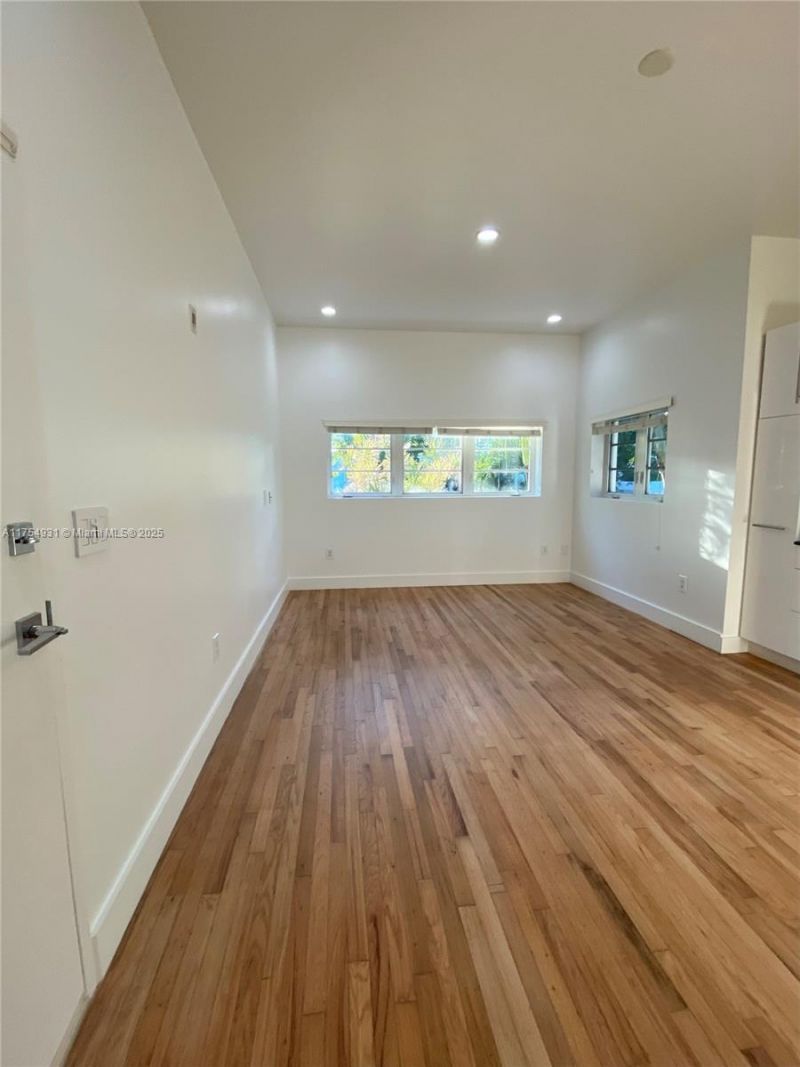 929 Michigan Ave, Unit 5, Miami Beach, FL 33139 Photo