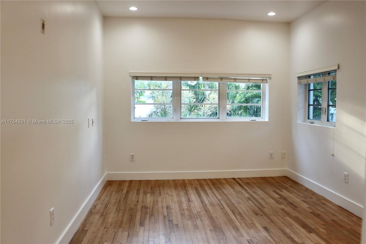 929 Michigan Ave, Unit 5, Miami Beach, FL 33139 Photo