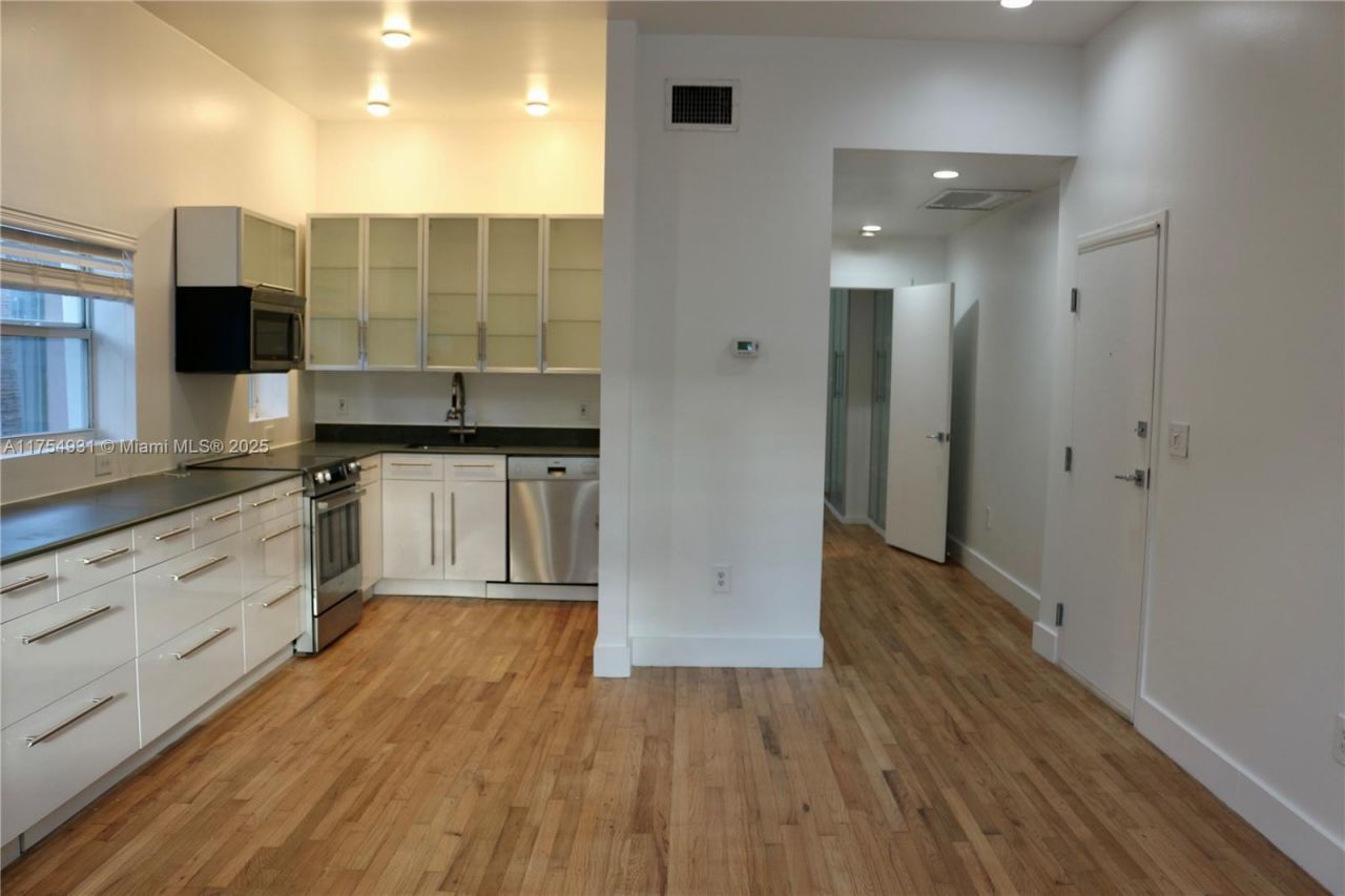 929 Michigan Ave, Unit 5, Miami Beach, FL 33139 Photo