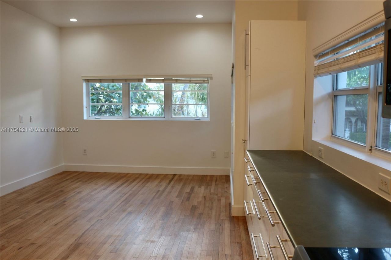 929 Michigan Ave, Unit 5, Miami Beach, FL 33139 Photo