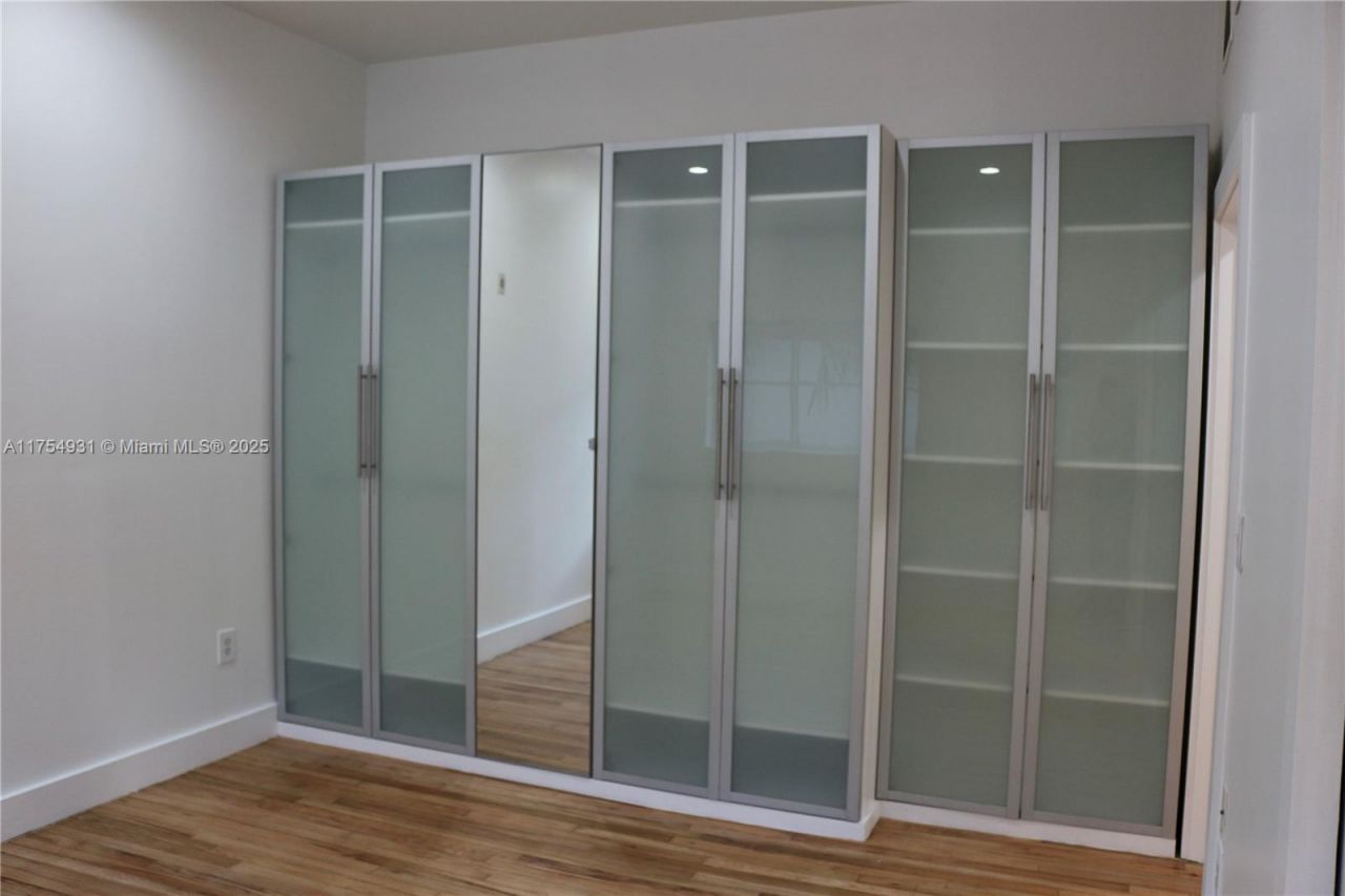 929 Michigan Ave, Unit 5, Miami Beach, FL 33139 Photo