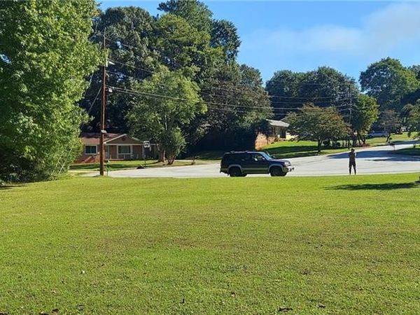 3965 Camelot Court, Tucker, GA 30084