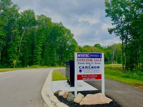 5760 Dutch Pine Court, Unit 36, Kalamazoo, MI 49009