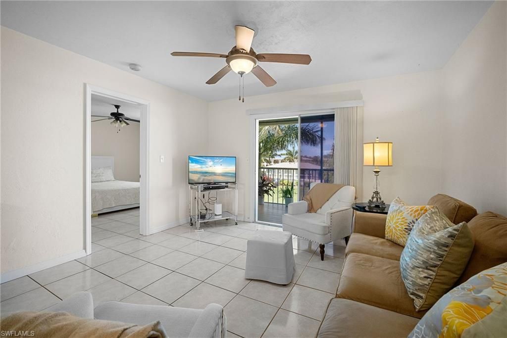 144 Cypress Way E, Unit 707, Naples, FL 34110 Photo