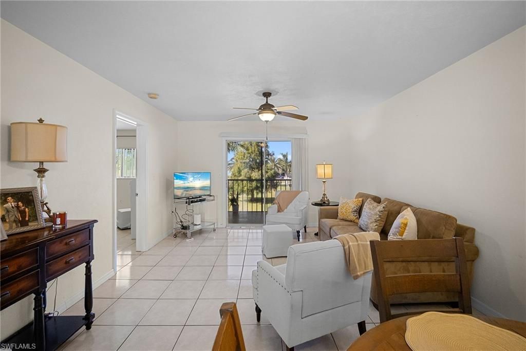 144 Cypress Way E, Unit 707, Naples, FL 34110 Photo