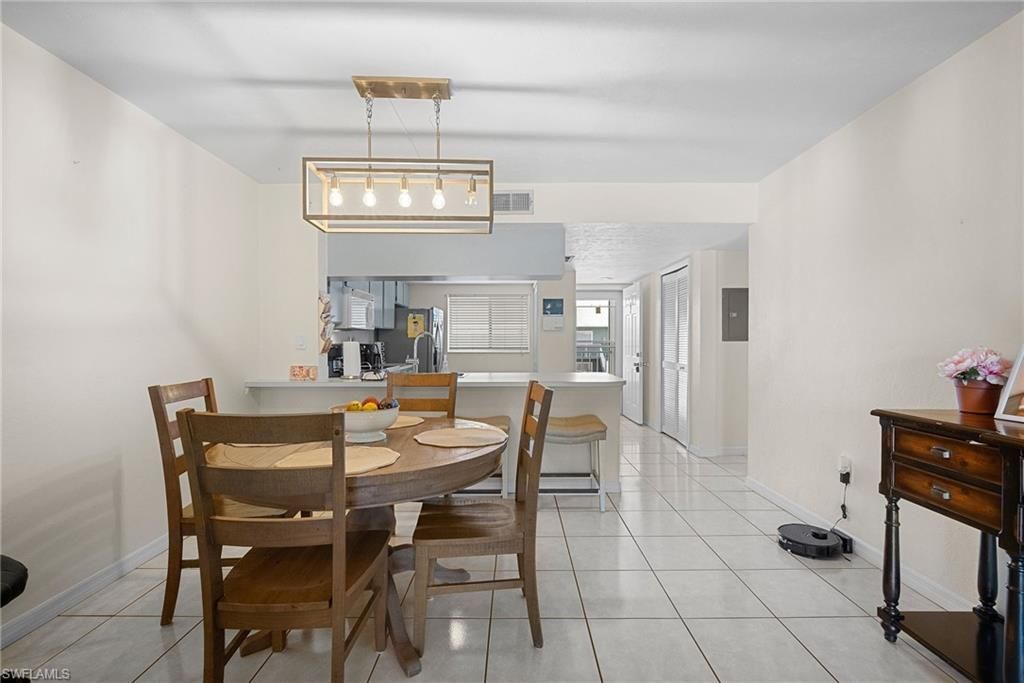 144 Cypress Way E, Unit 707, Naples, FL 34110 Photo