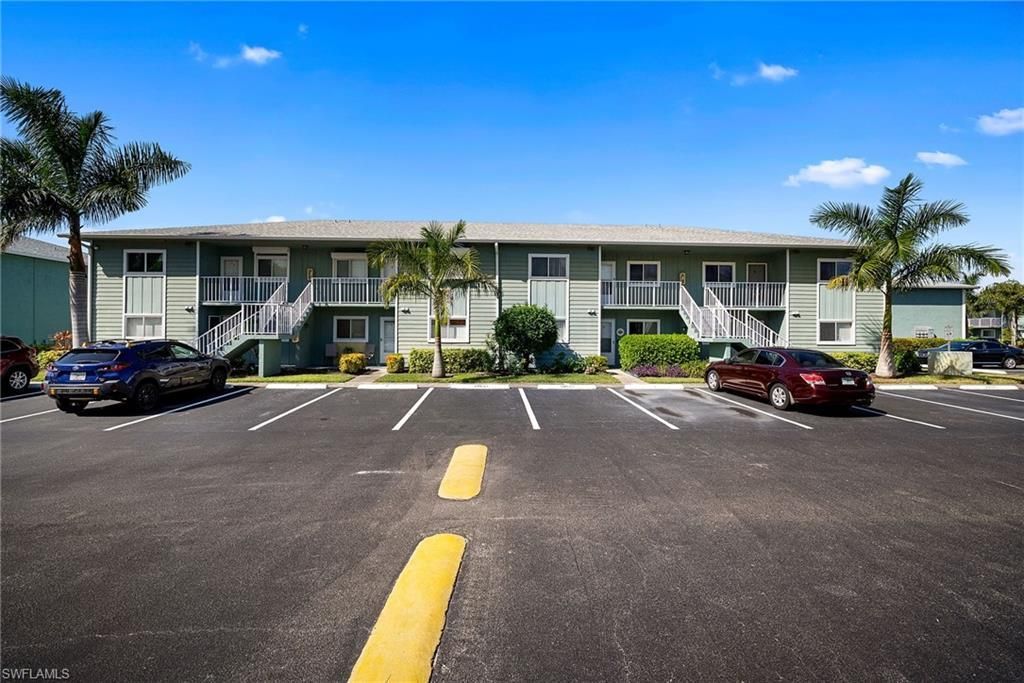 144 Cypress Way E, Unit 707, Naples, FL 34110 Photo