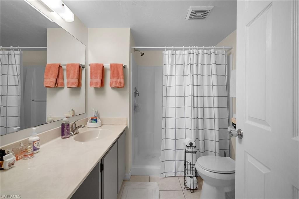 144 Cypress Way E, Unit 707, Naples, FL 34110 Photo