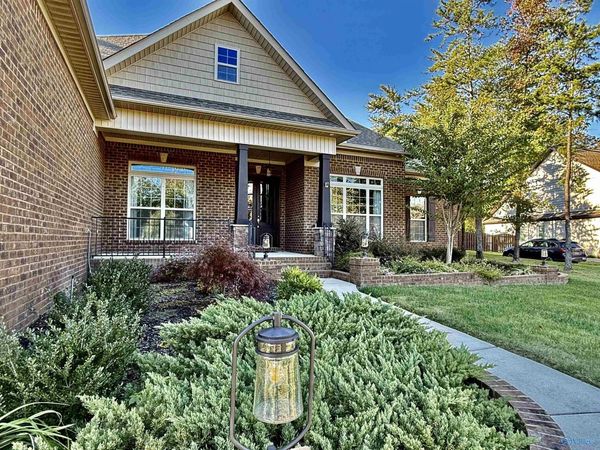 18 Natures Ridge Way, Huntsville, AL 35803