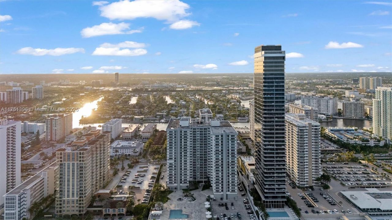 2030 S Ocean Dr, Unit 1607, Hallandale Beach, FL 33009 Photo