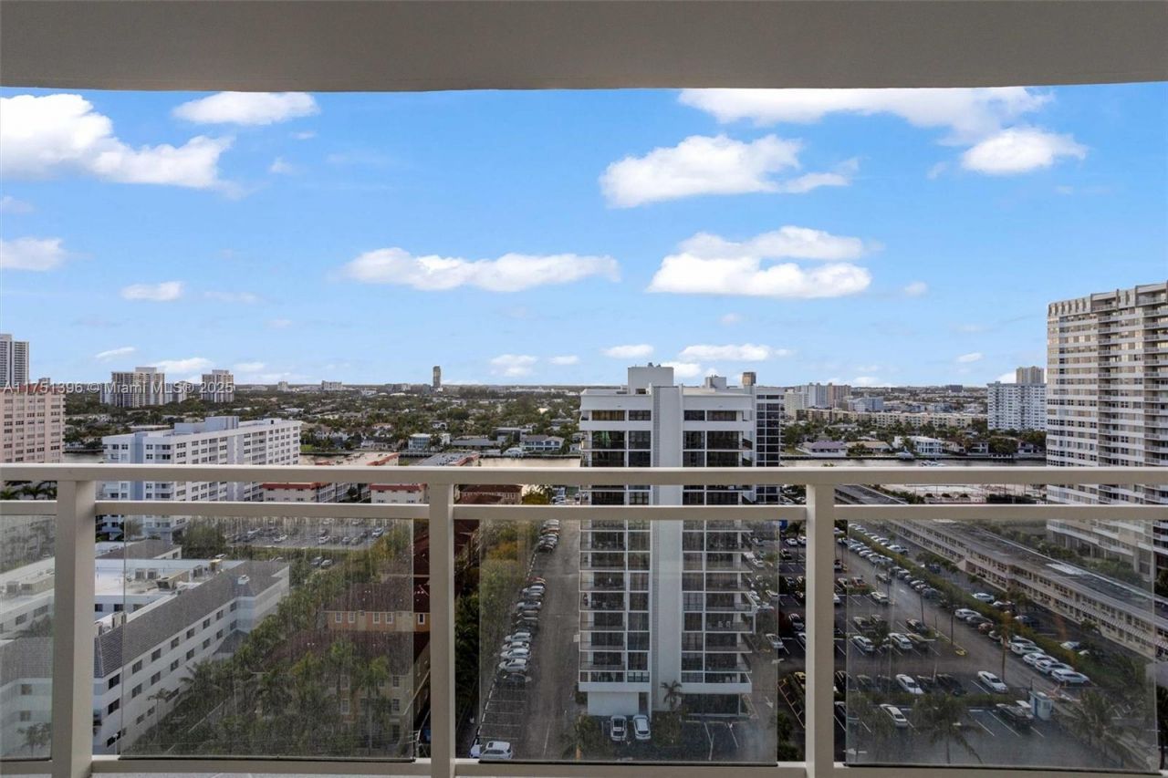 2030 S Ocean Dr, Unit 1607, Hallandale Beach, FL 33009 Photo