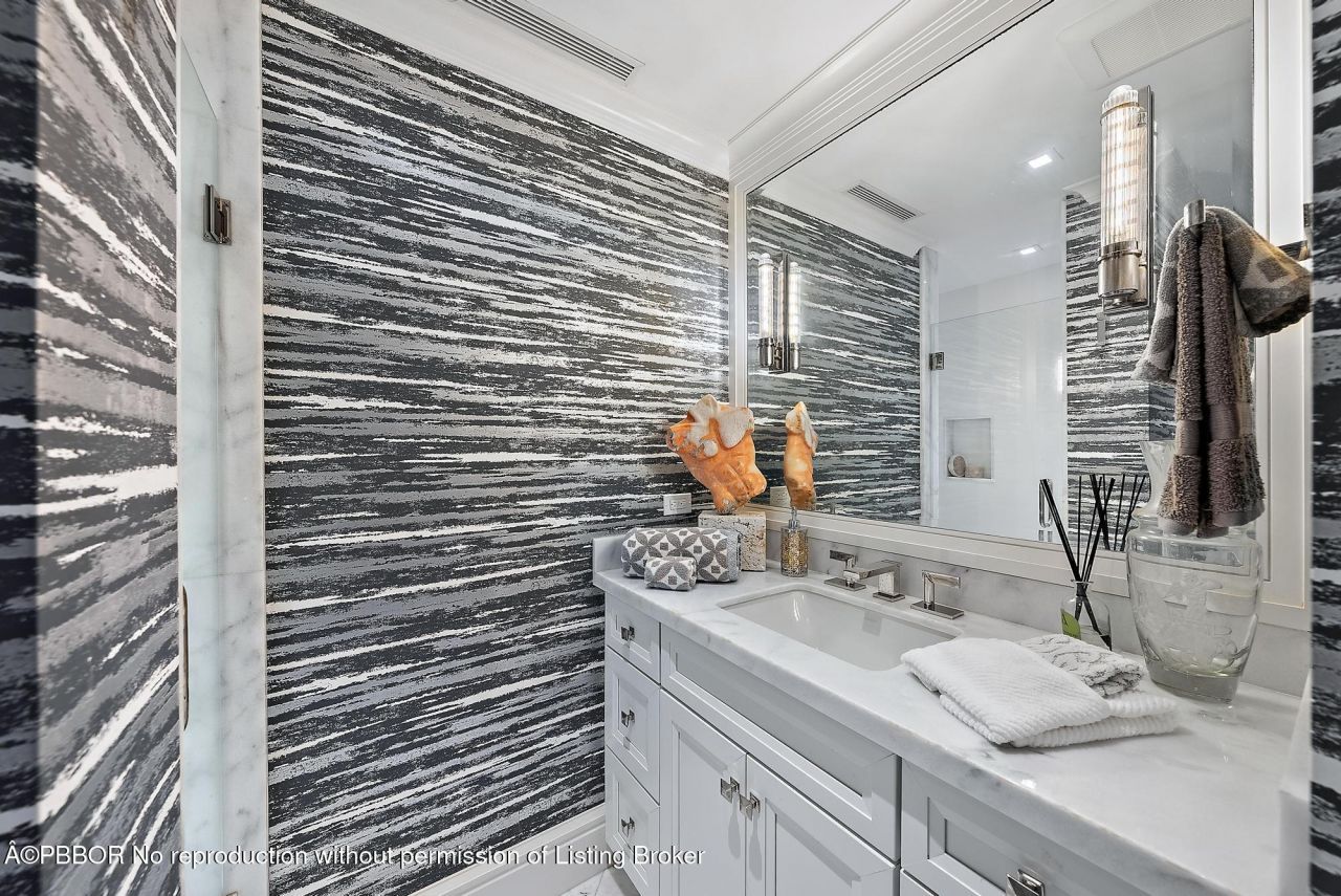 2500 S Ocean Boulevard, Unit 1D2, Palm Beach, FL 33480 Photo