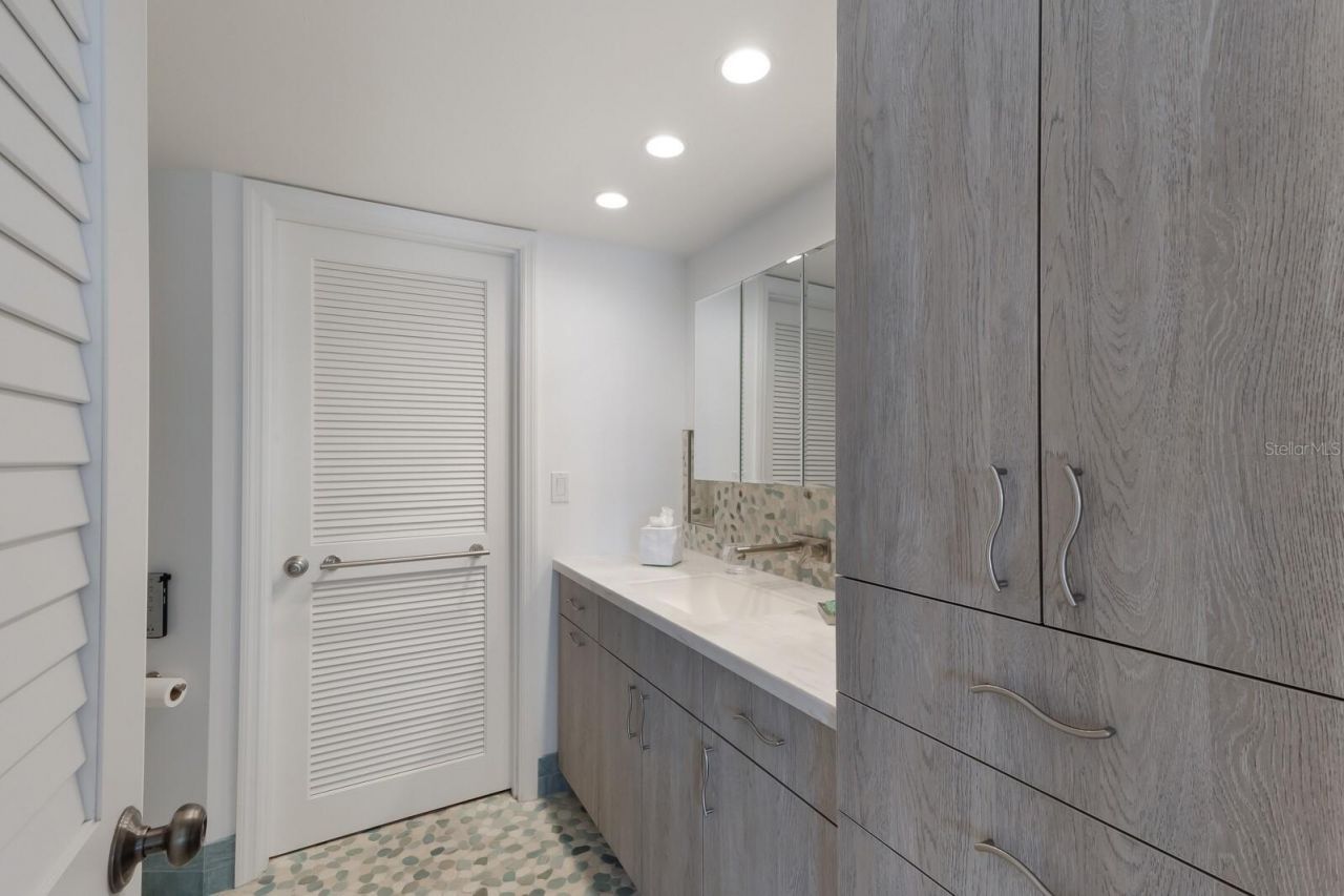 4835 Gulf Of Mexico Drive, Unit 302B, Longboat Key, FL 34228 Photo