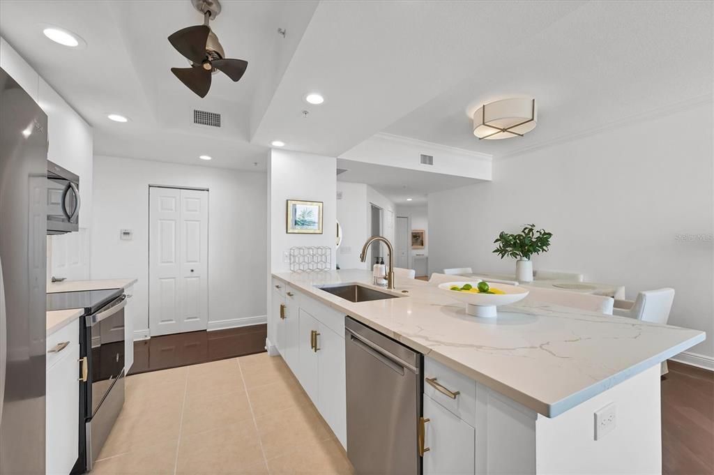 800 N Tamiami Trail, Unit 509, Sarasota, FL 34236 Photo