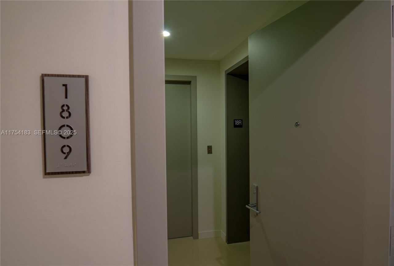 488 NE 18 St, Unit 1809, Miami, FL 33132 Photo