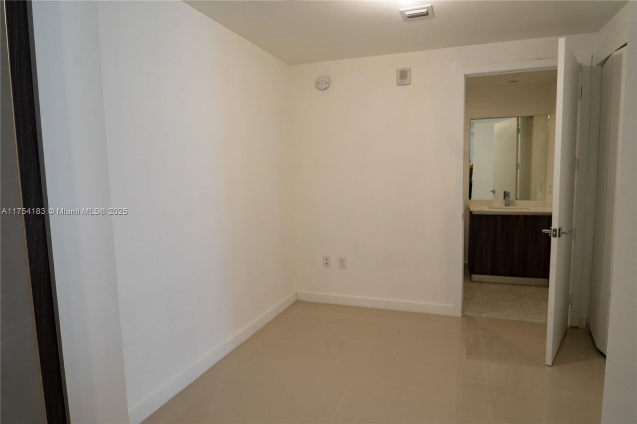 488 NE 18 St, Unit 1809, Miami, FL 33132 Photo