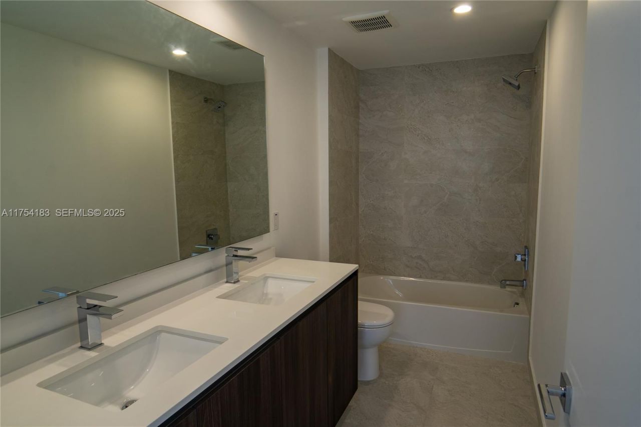 488 NE 18 St, Unit 1809, Miami, FL 33132 Photo