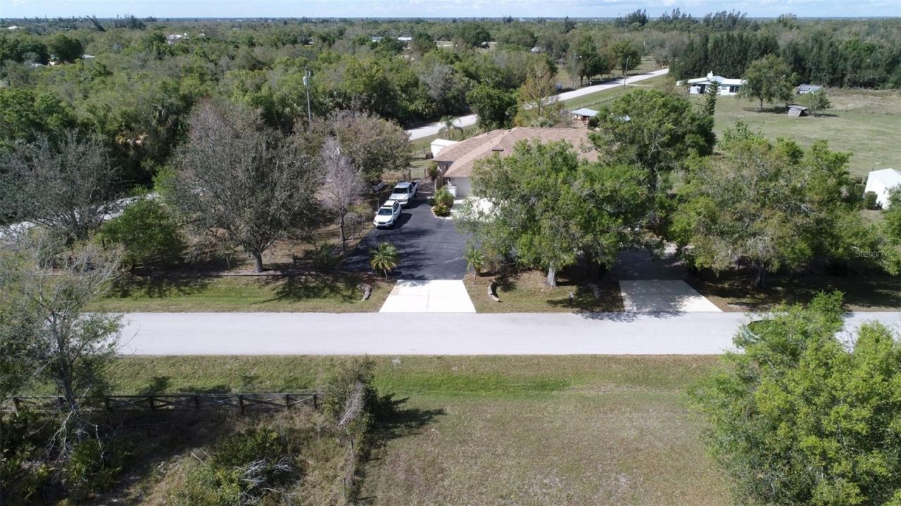 825 Robinhood Drive, Punta Gorda, FL 33982 Photo