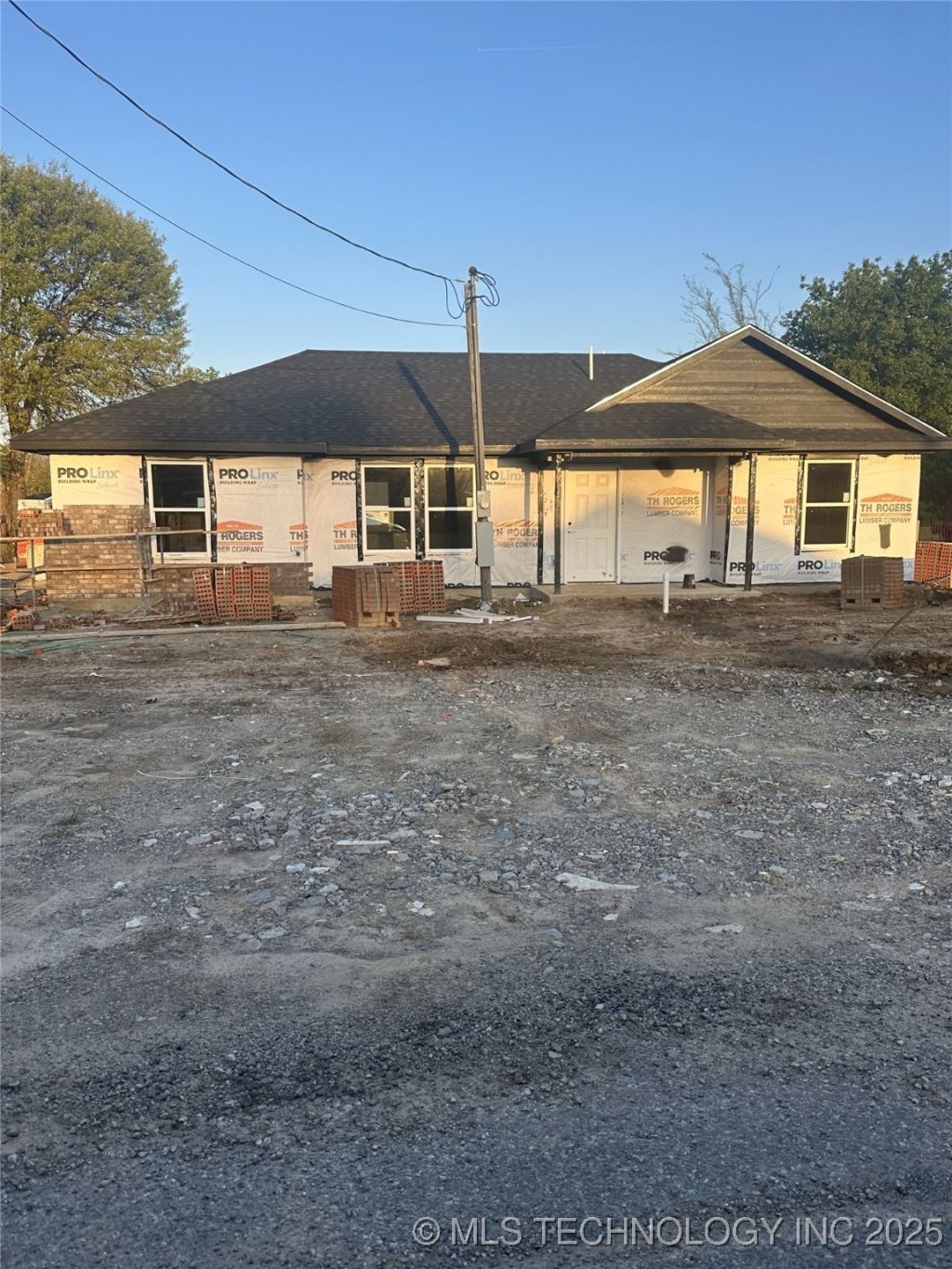 719 Mitchell, Colbert, OK 74733 Main Photo