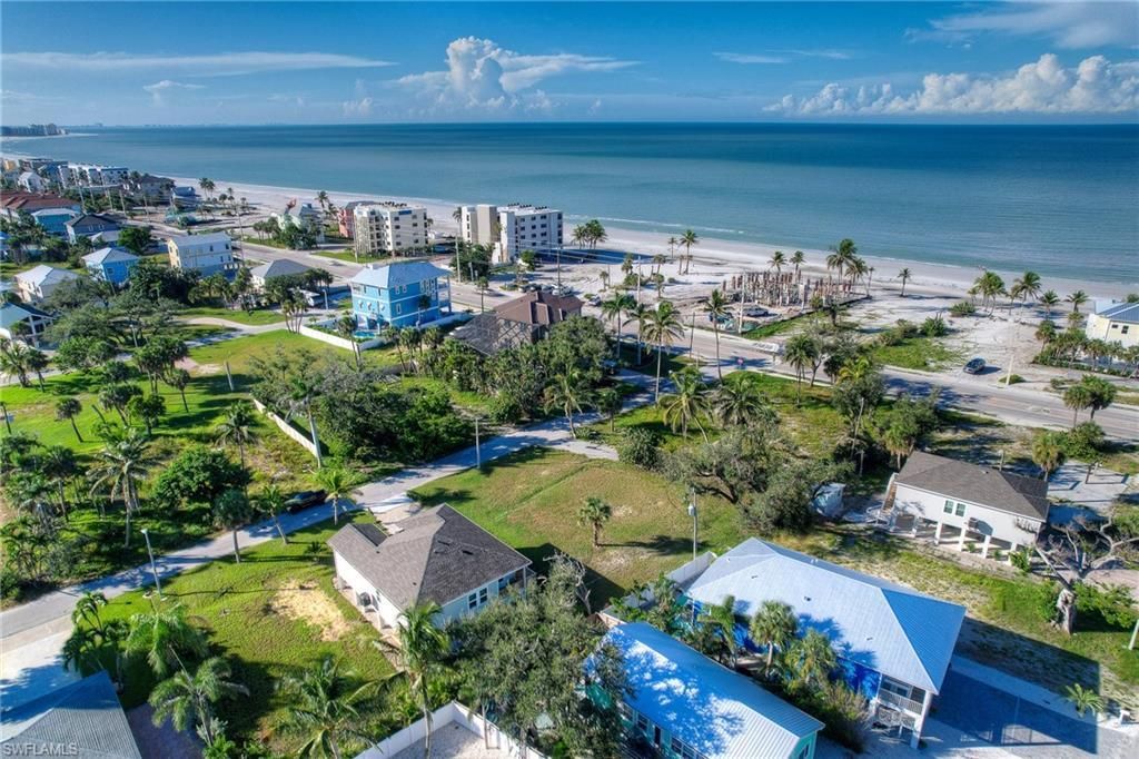 119 Sabal Dr, Fort Myers Beach, FL 33931 Photo