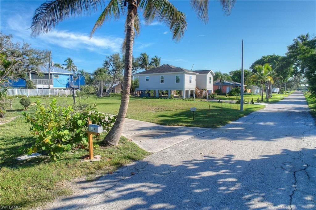 119 Sabal Dr, Fort Myers Beach, FL 33931 Photo