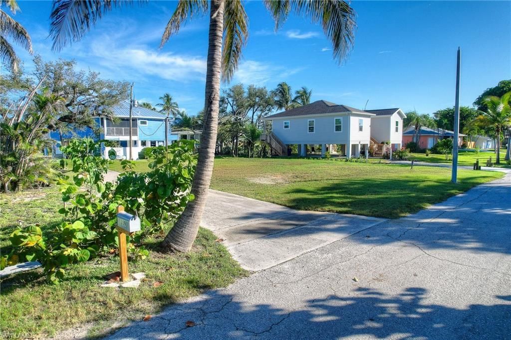 119 Sabal Dr, Fort Myers Beach, FL 33931 Photo