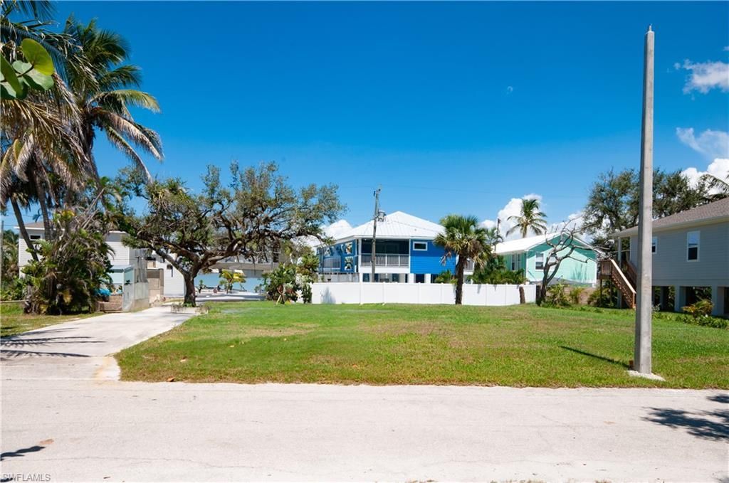 119 Sabal Dr, Fort Myers Beach, FL 33931 Photo