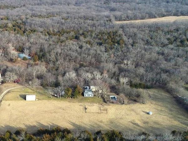 30405 Oak Grove Road, Paola, KS 66071